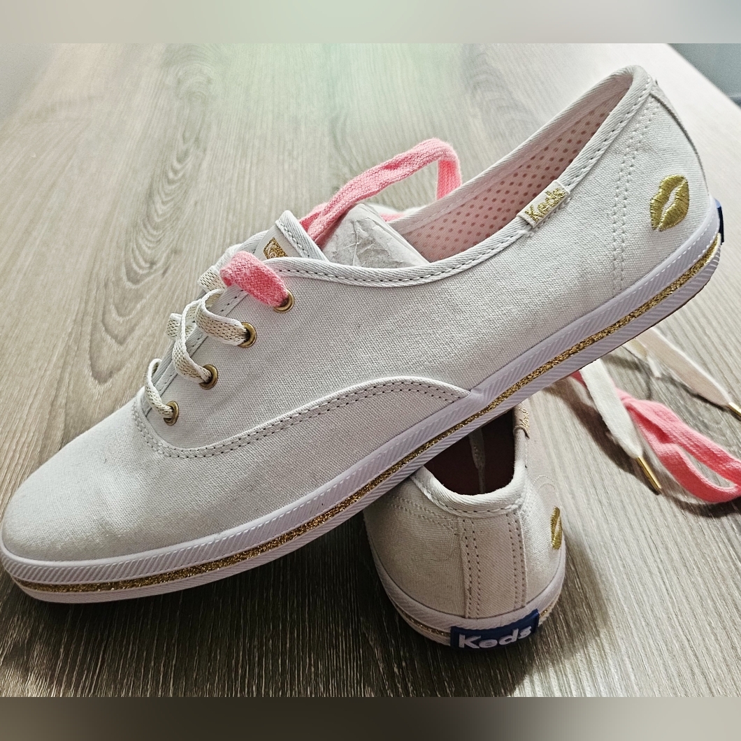 Womens Se Eos Keds White/Gold/Baby Pink Canvas Lip Embroidered Shoes Size 10